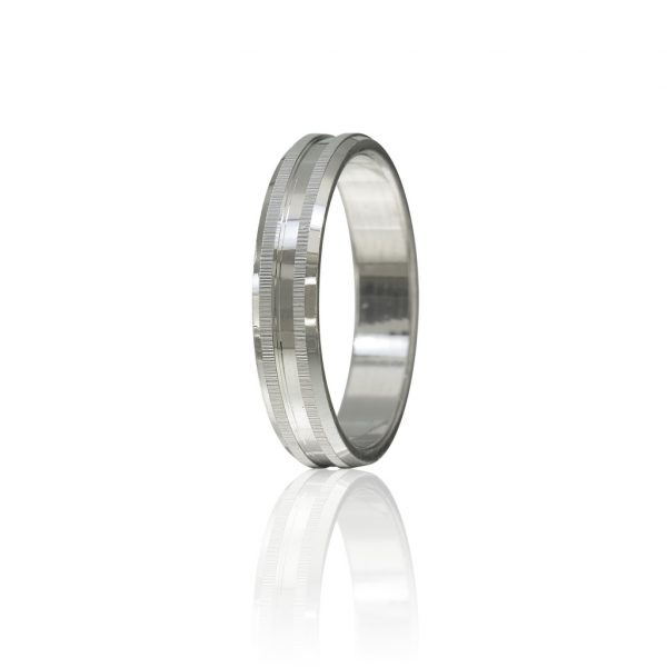 Aliança esculpida lapidada