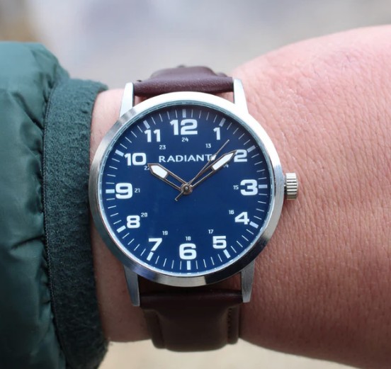 Relógio Radiant Henniker
