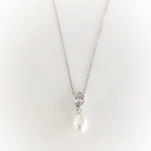 Colar pérola com pedra redonda