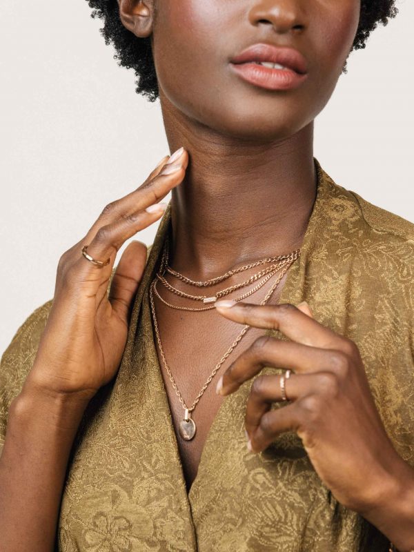 Colar One Neckmess Holy