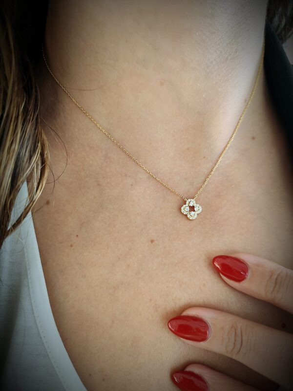 Colar Flor de Encanto