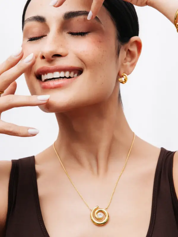 Colar One Chess Spiral Gold